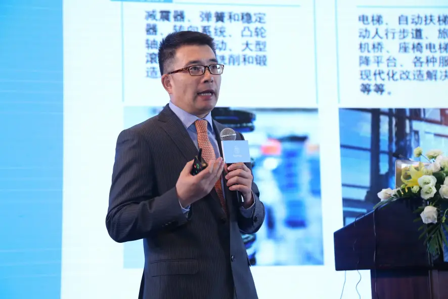 区域运营副总裁周建荣为会议致辞并做公司介绍